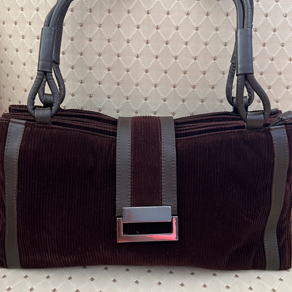 Brown corduroy handbag w/ metallic hardware - Picture 11 of 16